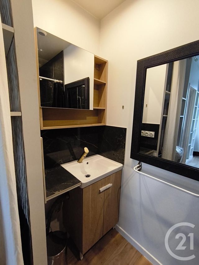 Appartement T2 &agrave; louer - 2 pi&egrave;ces - 30,20 m2 - Allevard - 38 - RHONE-ALPES