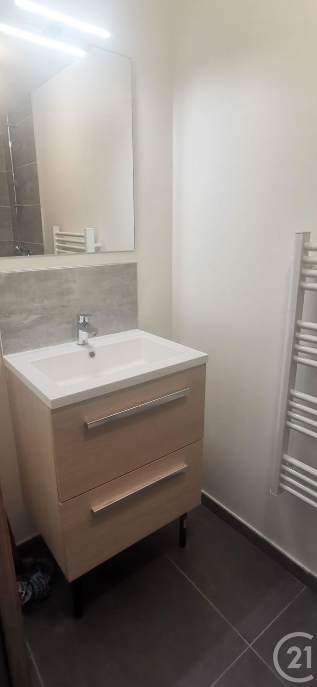 Appartement T2 &agrave; louer - 2 pi&egrave;ces - 33,70 m2 - Pontcharra - 38 - RHONE-ALPES