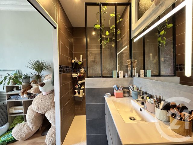 Appartement T3 &agrave; vendre - 3 pi&egrave;ces - 60,63 m2 - Chambery - 73 - RHONE-ALPES