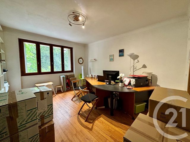 Afficher la photo en grand Appartement F4 à louer - 4 pièces - 79,45 m2 - Chambery - 73 - RHONE-ALPES