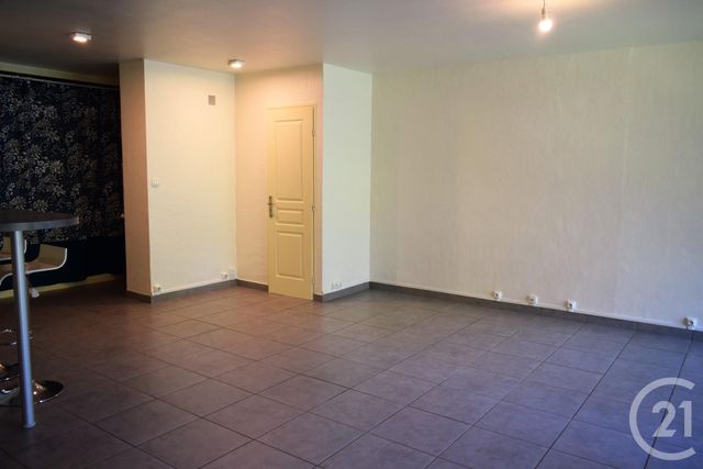 Appartement T2 à louer - 2 pièces - 56,96 m2 - Chambery - 73 - RHONE-ALPES