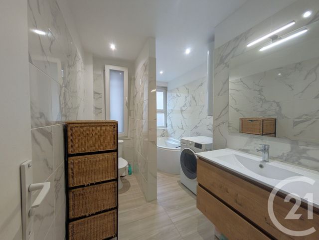 Appartement T4 &agrave; vendre - 4 pi&egrave;ces - 74,09 m2 - Aix Les Bains - 73 - RHONE-ALPES