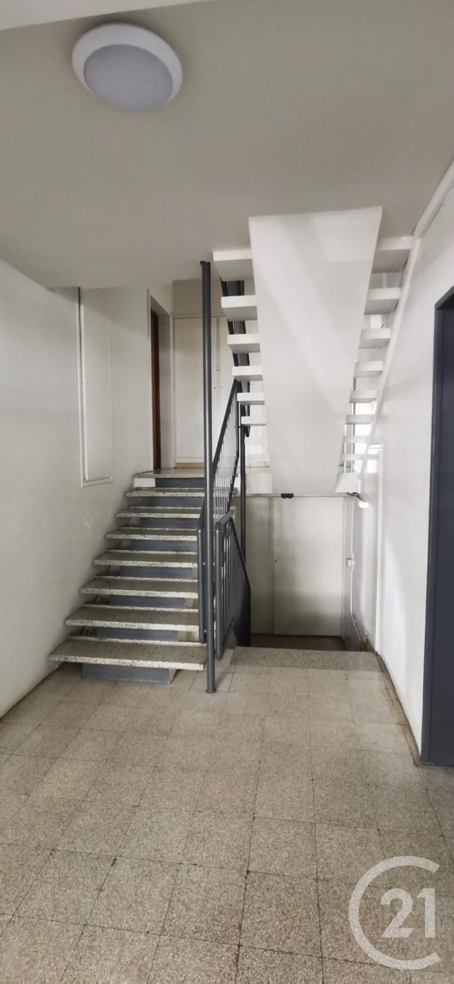 Appartement F3 &agrave; louer - 3 pi&egrave;ces - 60,05 m2 - Chambery - 73 - RHONE-ALPES