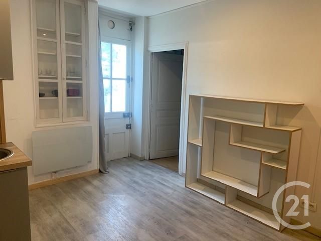 Appartement T2 &agrave; louer - 2 pi&egrave;ces - 27,94 m2 - Chambery - 73 - RHONE-ALPES