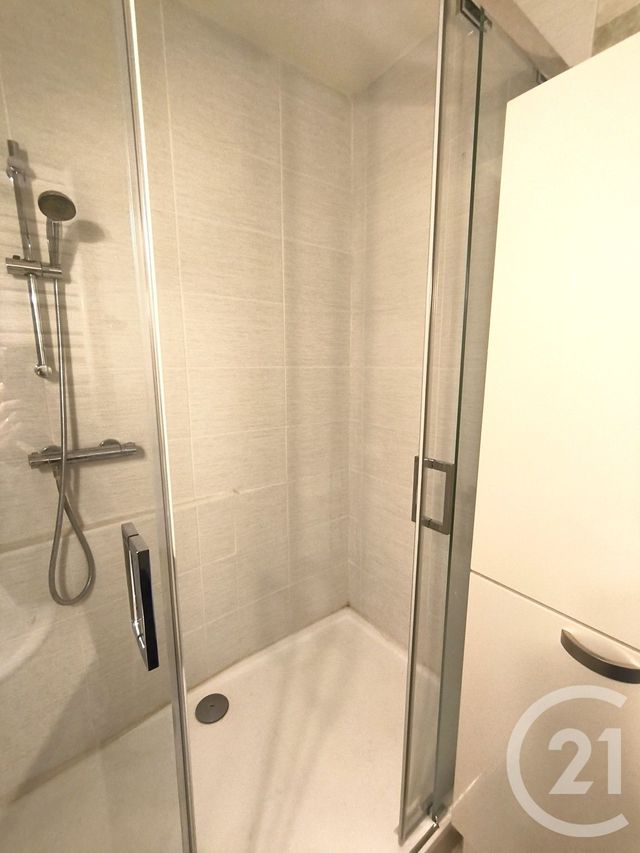 Appartement T3 &agrave; louer - 3 pi&egrave;ces - 70,18 m2 - Chambery - 73 - RHONE-ALPES