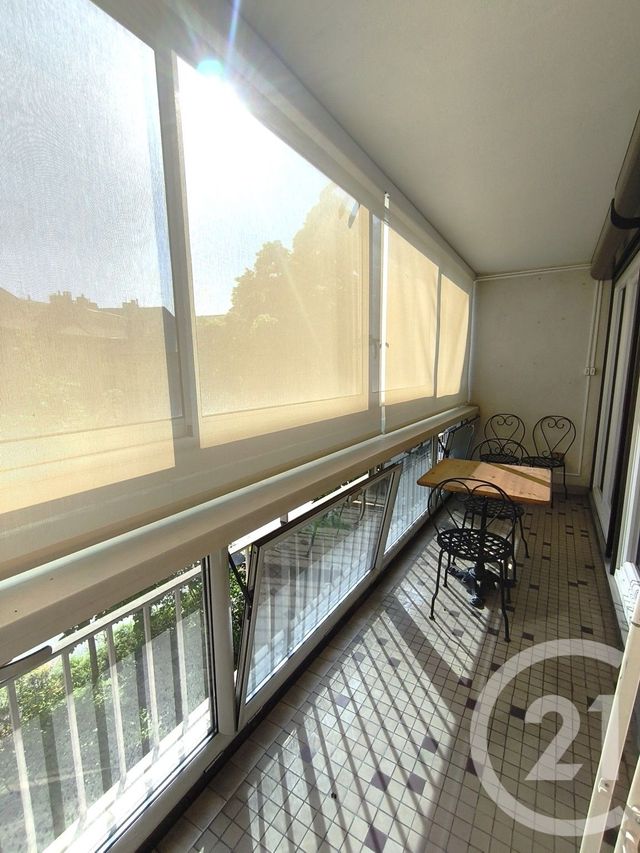 Appartement T3 &agrave; louer - 3 pi&egrave;ces - 70,18 m2 - Chambery - 73 - RHONE-ALPES