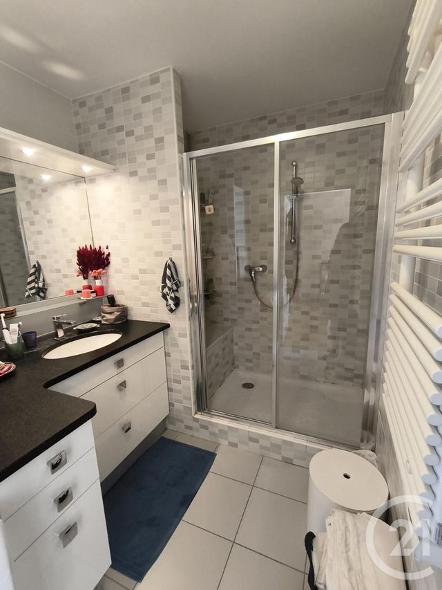Appartement T4 &agrave; louer - 4 pi&egrave;ces - 87,41 m2 - Chambery - 73 - RHONE-ALPES