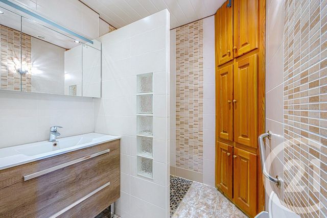 Appartement T3 &agrave; vendre - 4 pi&egrave;ces - 63,80 m2 - Chambery - 73 - RHONE-ALPES
