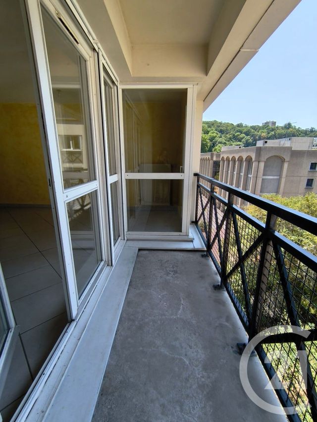 Appartement T3 &agrave; louer - 3 pi&egrave;ces - 93,20 m2 - Chambery - 73 - RHONE-ALPES