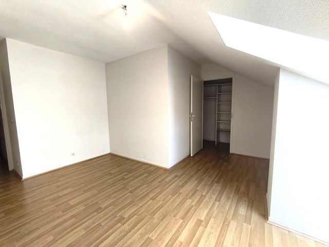Appartement T3 &agrave; louer - 3 pi&egrave;ces - 93,20 m2 - Chambery - 73 - RHONE-ALPES