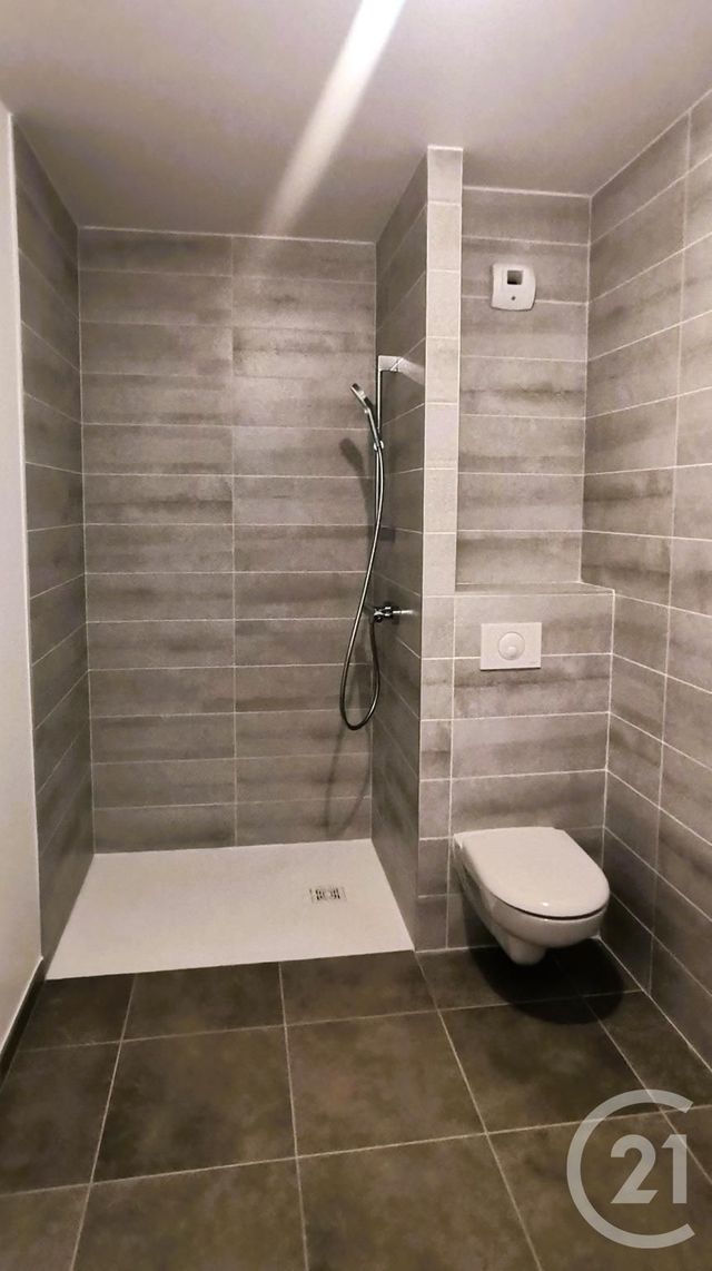 Appartement T2 &agrave; louer - 2 pi&egrave;ces - 42,80 m2 - Chambery - 73 - RHONE-ALPES
