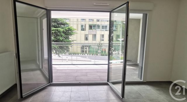Appartement T2 &agrave; louer - 2 pi&egrave;ces - 42,80 m2 - Chambery - 73 - RHONE-ALPES