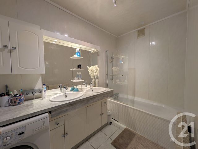 Appartement T3 &agrave; vendre - 3 pi&egrave;ces - 84,92 m2 - Chambery - 73 - RHONE-ALPES