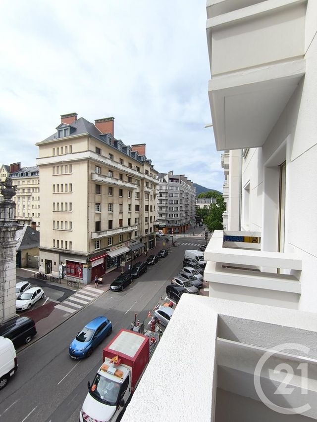 Appartement F4 &agrave; louer - 4 pi&egrave;ces - 104,15 m2 - Chambery - 73 - RHONE-ALPES
