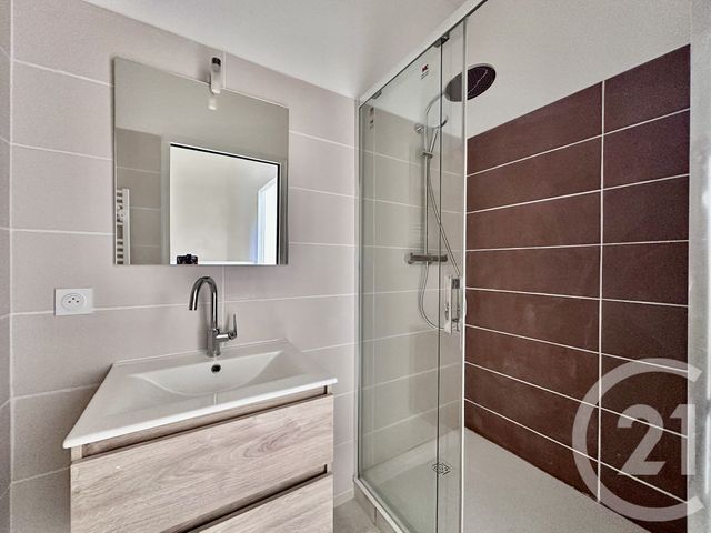 Appartement T3 &agrave; vendre - 3 pi&egrave;ces - 68,81 m2 - Chambery - 73 - RHONE-ALPES