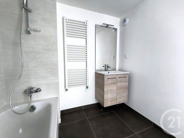Appartement T3 &agrave; louer - 3 pi&egrave;ces - 70,55 m2 - Cognin - 73 - RHONE-ALPES