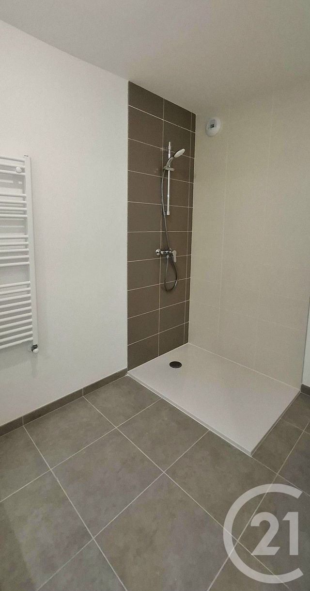Appartement T3 &agrave; louer - 3 pi&egrave;ces - 64,71 m2 - Chambery - 73 - RHONE-ALPES
